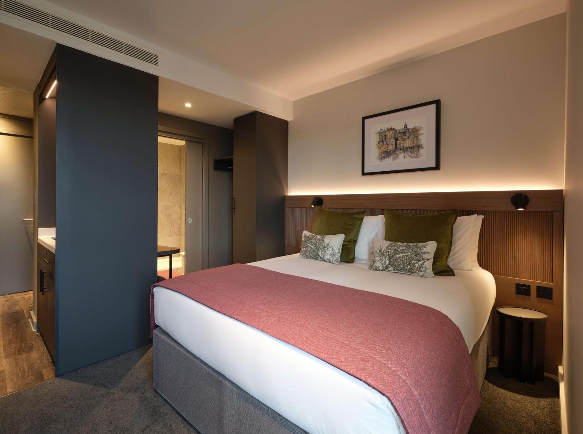 The Resident Edinburgh Hotel Exterior photo